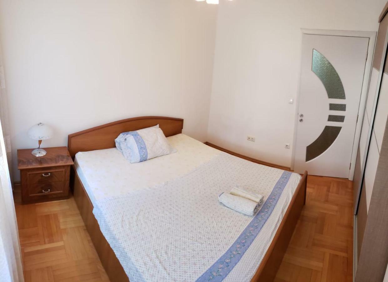 Gorgeous Apartment With City View In The City Center Pristina Exterior foto