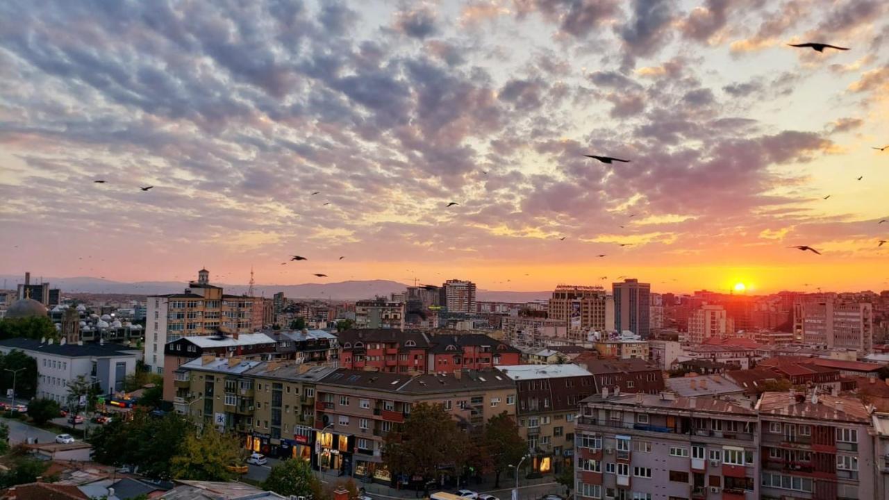 Gorgeous Apartment With City View In The City Center Pristina Exterior foto